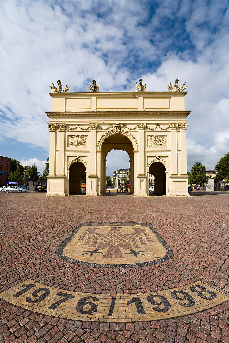 Brandenburger Tor Potsdam von der Stadtseite, Luisenplatz, Potsdam, Brandenburg, Deutschland, Europa