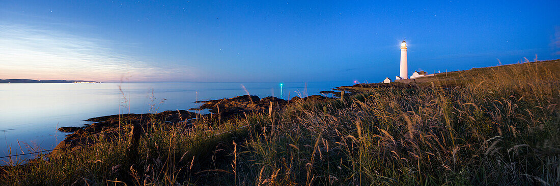 Leuchtturm Scurdie Ness im Abendlicht, Montrose, Angus, South Esk, Nordsee, Schottland, Vereinigtes Königreich