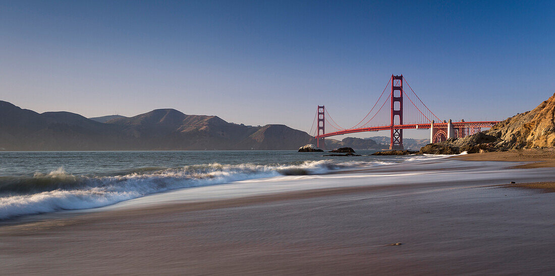 Baker Beach mit Blick auf die Golden Gate Bridge, San Francisco, Pacific Coast Highway, Highway 1, Westküste, Pazifik, Kalifornien, USA