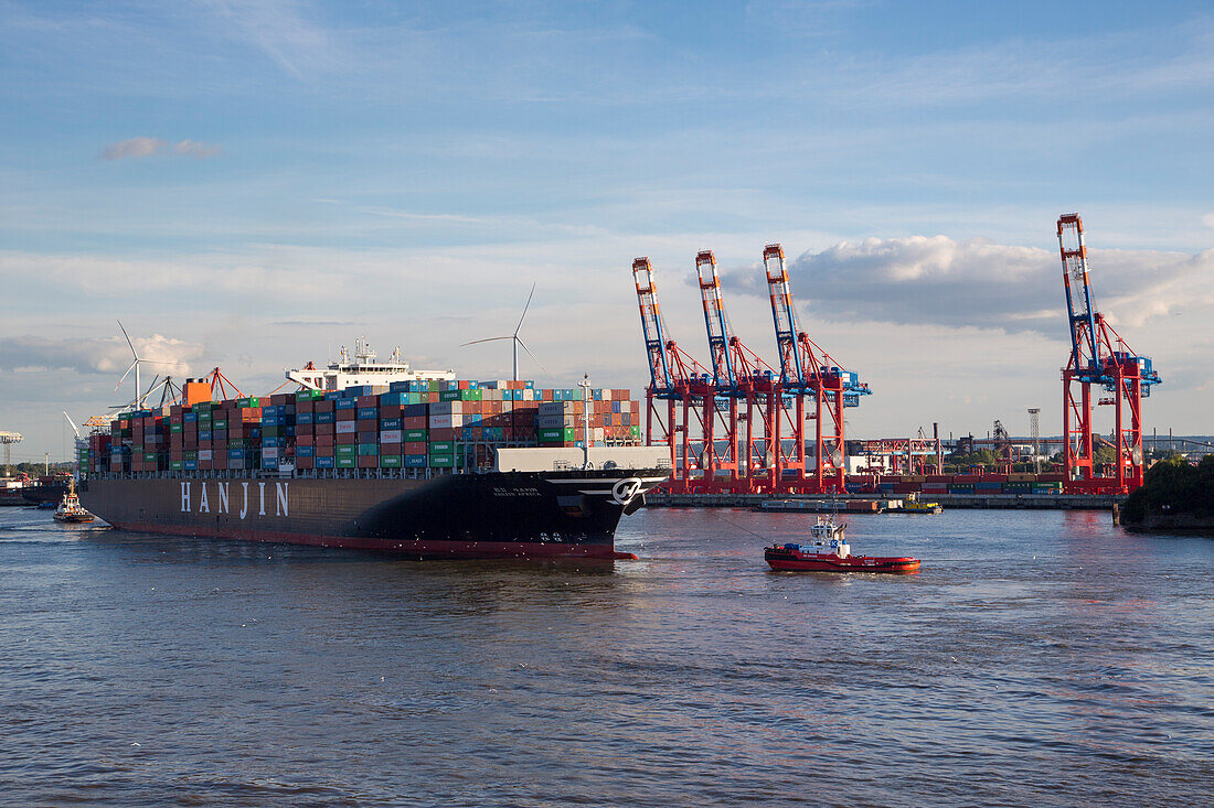 Giant container ship Hanjin Africa docking into Terminal Burchardkai container port on the Elbe river, Hamburg, Hamburg, Germany