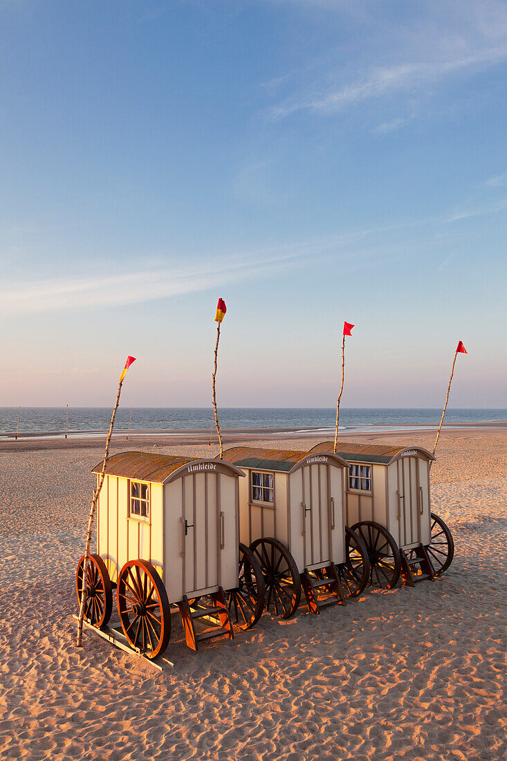 Beach huts on the beach, Nordstrand, Norderney, Ostfriesland, Lower Saxony, Germany