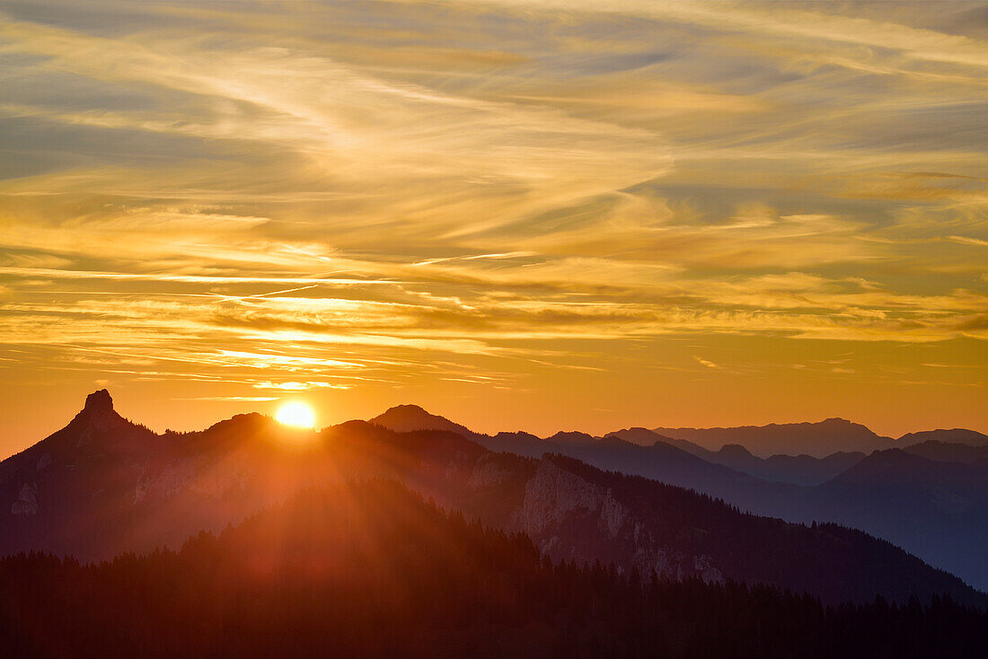Sunrise over Kampenwand, Hochries, Chiemgauer Alps, Chiemgau, Upper Bavaria, Bavaria, Germany