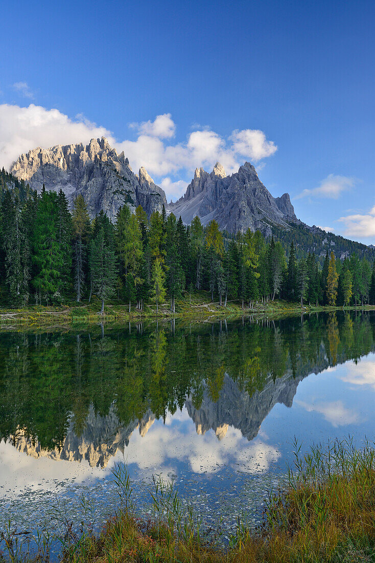 Cadini range and reflections in mountain lake, lake Lago d' Antorno, Misurina, UNESCO World Heritage Site Dolomites, Dolomites, Veneto, Italy