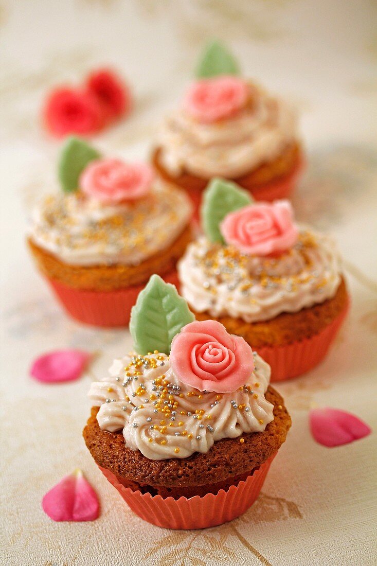 Cupcakes of roses.