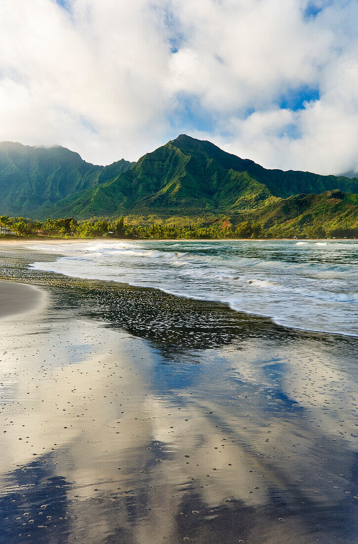 Hawaii, Kauai, Hanalei Bay, Mountains In Background.