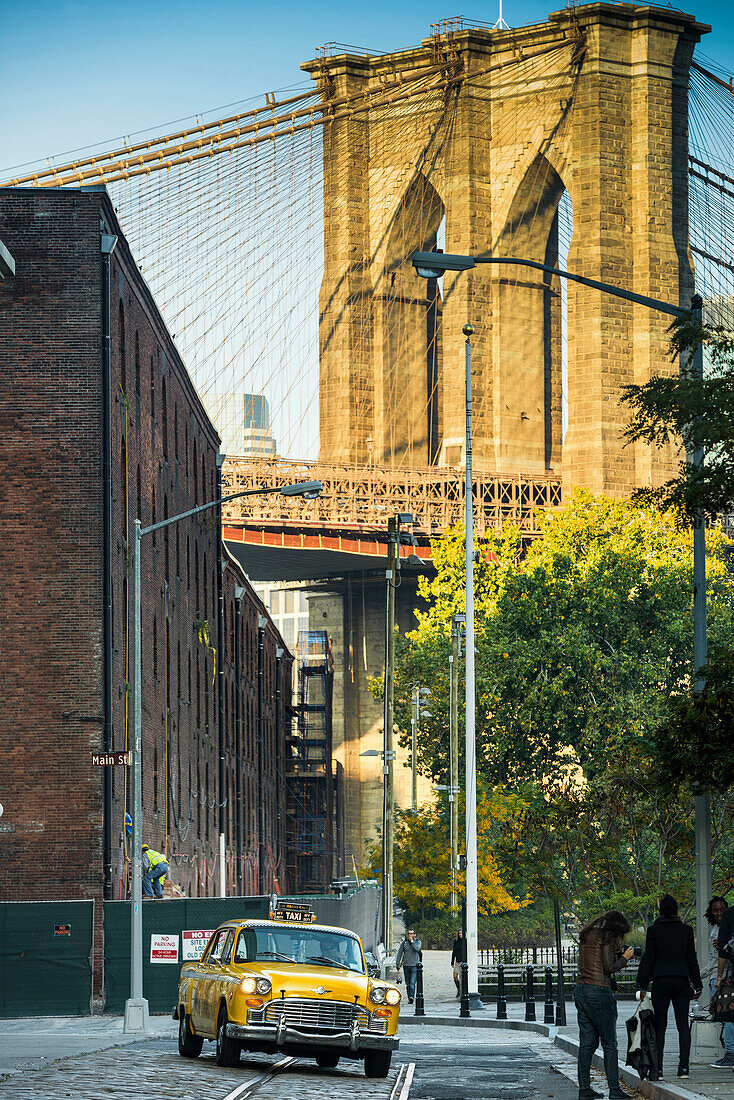 60er Jahre Checker Cab Taxi, Dumbo, Brooklyn, New York, USA