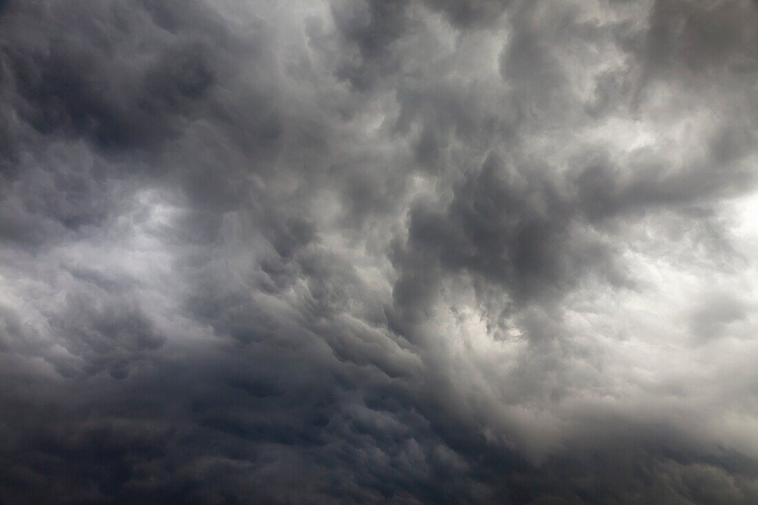 A stormy sky at UAEM, Toluca, Edo. México.