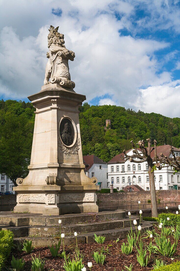 Picturesque houses and memorial in Bad Karlshafen, which was founded by the French Huguenots, Hesse, Germany, Europe