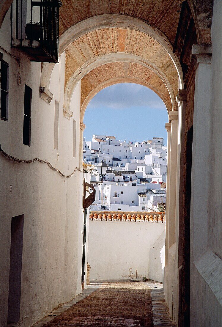 Passage im jüdischen Viertel. Vejer de la Frontera, Provinz Cádiz, Andalusien, Spanien.