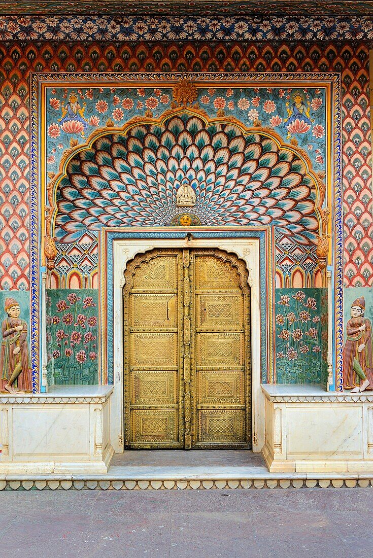 India, Rajasthan, Jaipur, City Palace, Pitam Niwas Chowk (courtyard), Peacock Gate representing autumn.