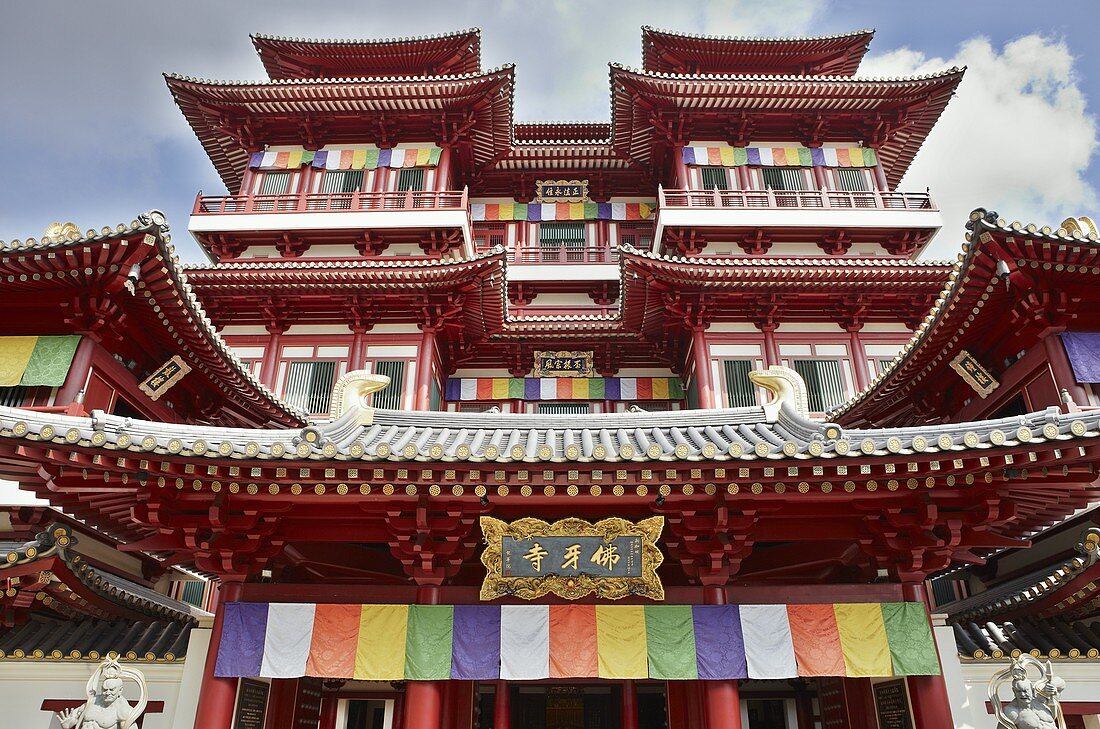 Buddha Tooth Relic Temple, Chinatown, Singapore.