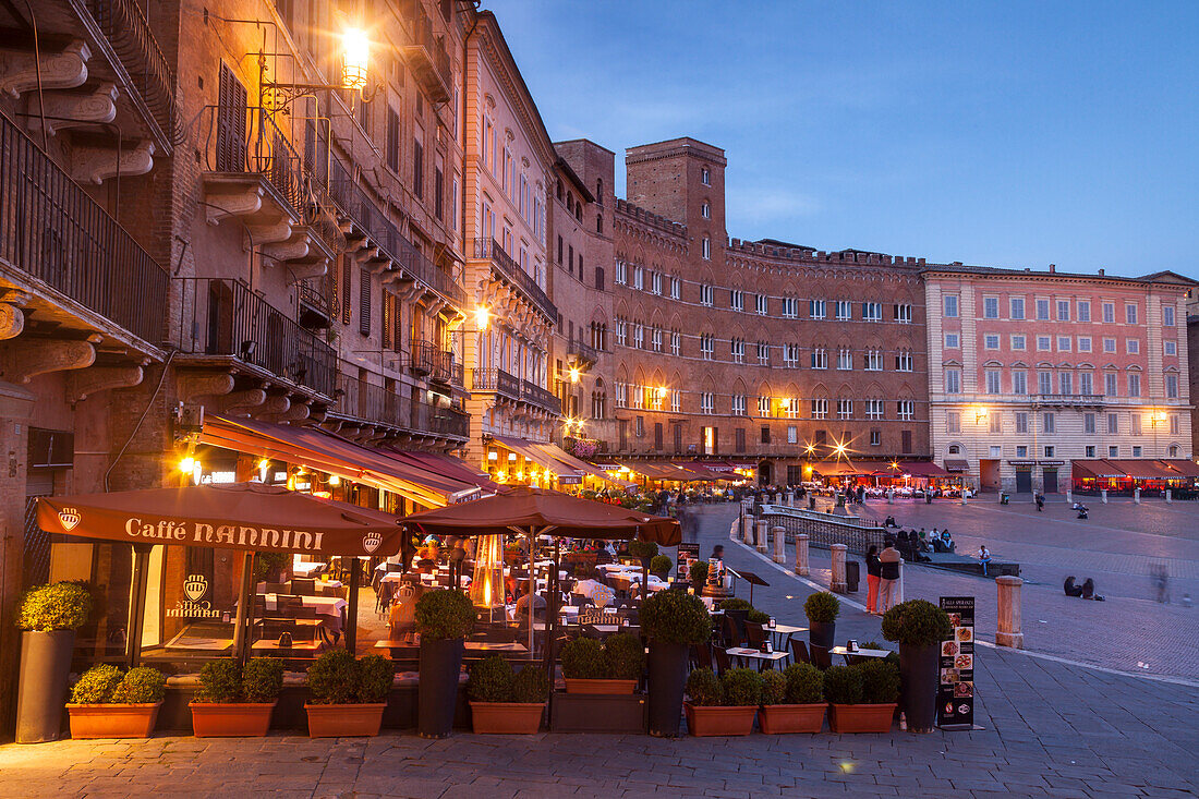 Piazza del Campo, UNESCO World Heritage Site, Siena, Tuscany, Italy, Europe