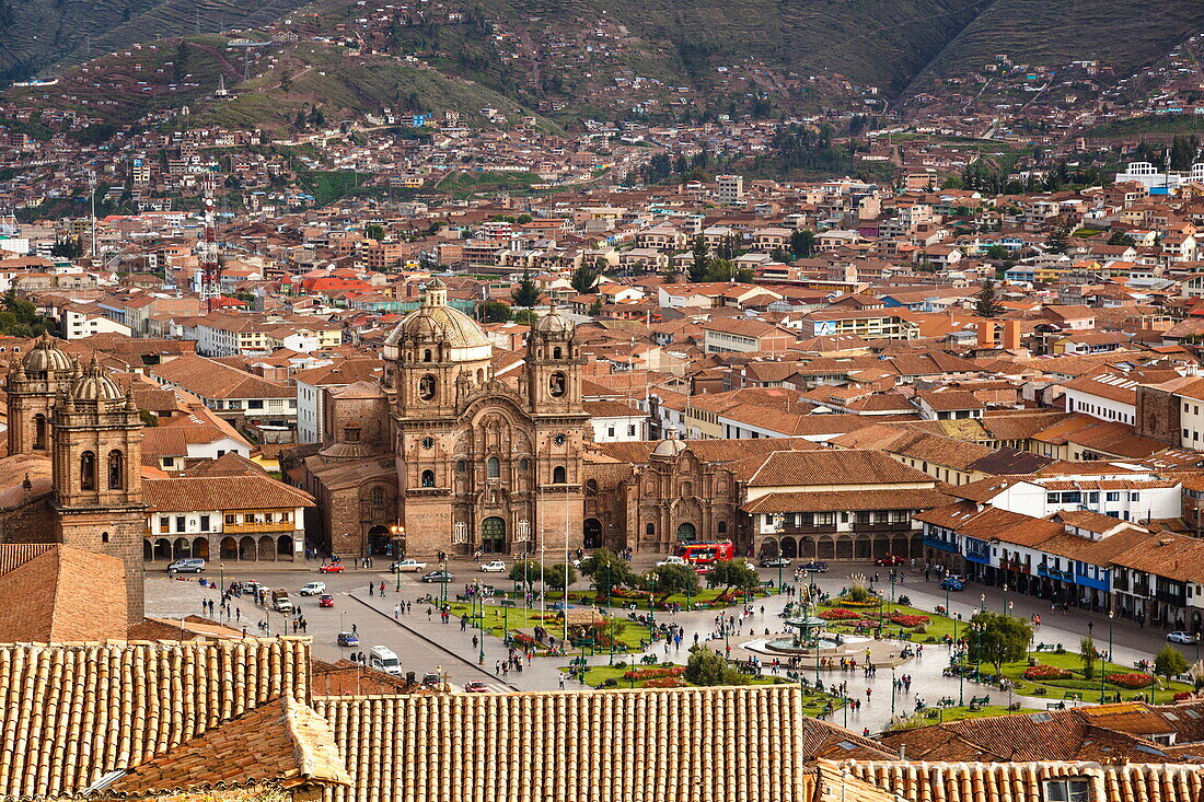 Elevated view over Cuzco and Plaza de Armas, Cuzco, UNESCO World Heritage Site, Peru, South America