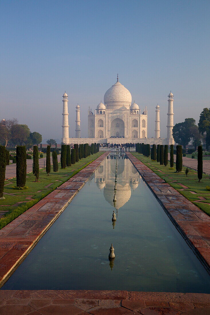 Taj Mahal at sunrise, UNESCO World Heritage Site, Agra, Uttar Pradesh, India, Asia