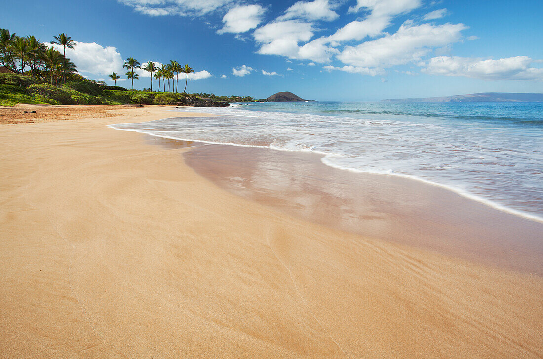 'Soft water on Poolenalena Beach; Makena, Maui, Hawaii, United States of America'