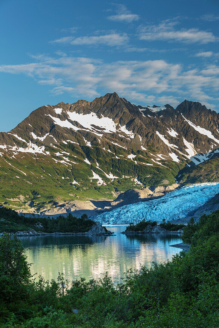 'Shoup Glacier spilling over the Chugach mountains into Shoup Bay, Shoup Bay State Marine Park, Prince William Sound; Valdez, Alaska, United States of America'