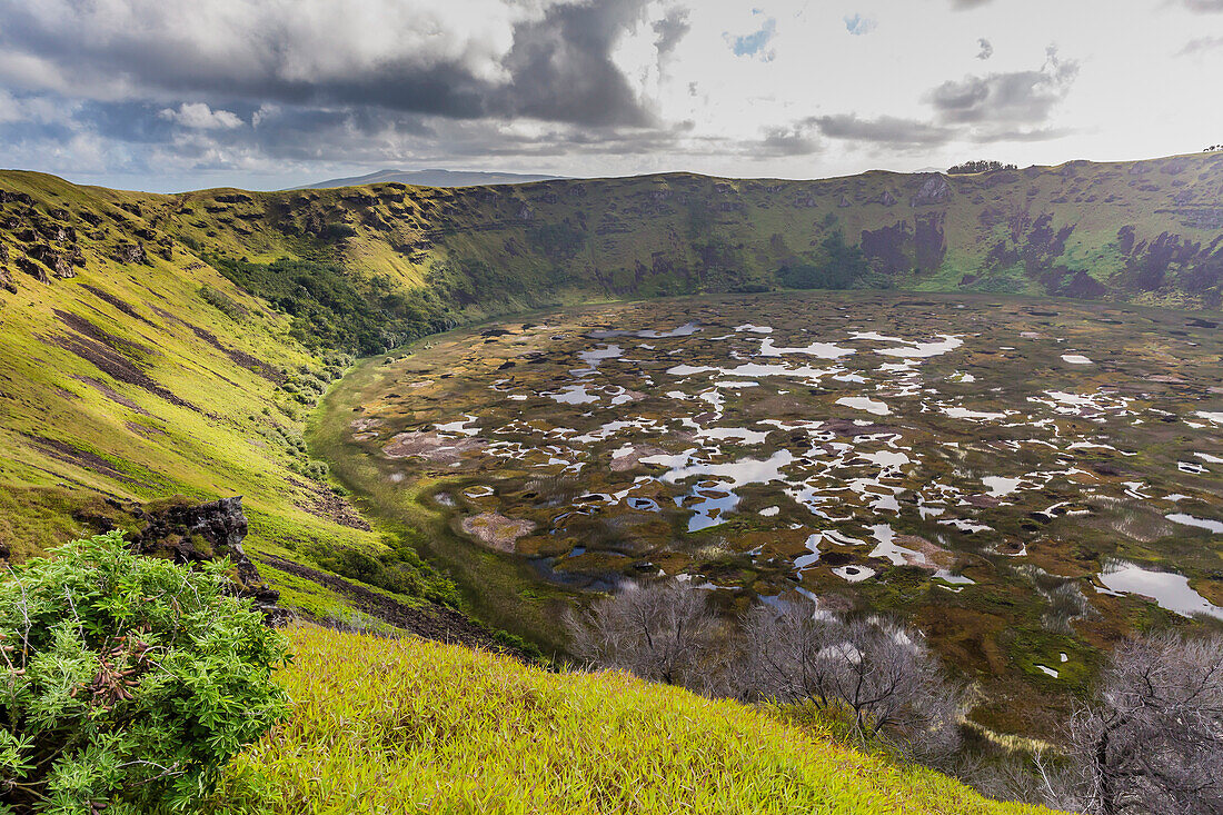 Orongo Crater, Rano Kau, Rapa Nui National Park, UNESCO World Heritage Site, Easter Island (Isla de Pascua), Chile, South America