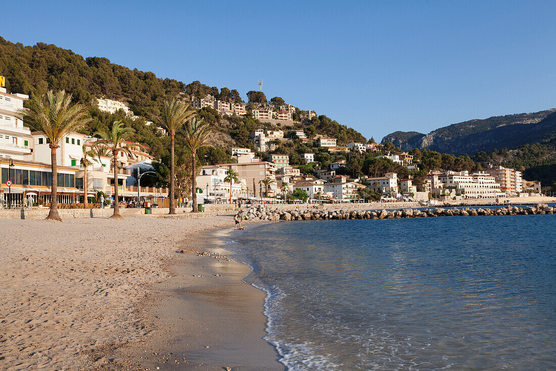 Playa d'Es Traves Beach at  Passeig Es Traves Promenade, Port de Soller, Majorca (Mallorca), Balearic Islands, Spain, Mediterranean, Europe
