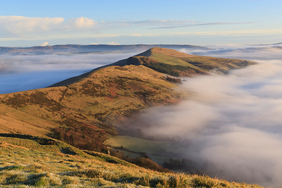 Fog and mist in the Hope and Edale Valleys from Great Ridge at Mam Tor in winter, Castleton, Peak District, Derbyshire, England, United Kingdom, Europe
