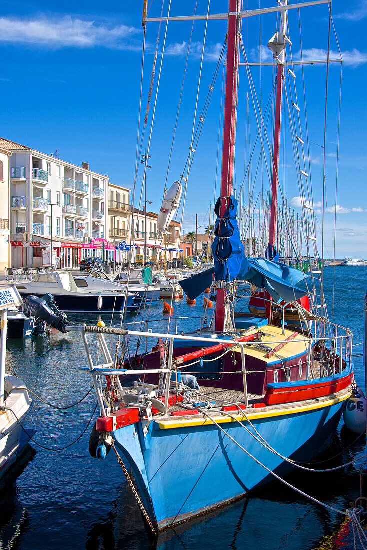 Boats in harbor, Meze, Herault, Languedoc Roussillon region, France, Europe