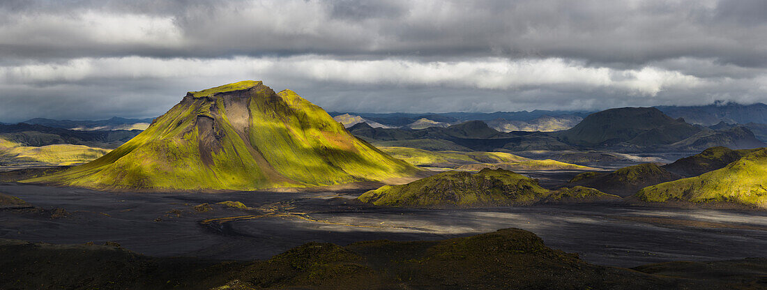 Mountain landscape, Hattfell, Fjallabak, South Island, Island