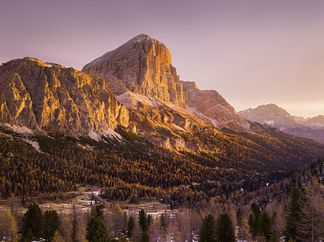 Tafana de Rozes, Le Tofane, Passo Falzarego, Veneto, Dolomites, Italy