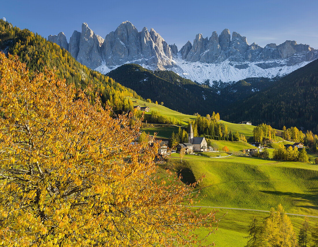 Villnoesstal valley, Santa Maddelena, Geisler Spitzen, Gruppo delle Odle, Alto Adige, South Tyrol, Dolomites, Italy