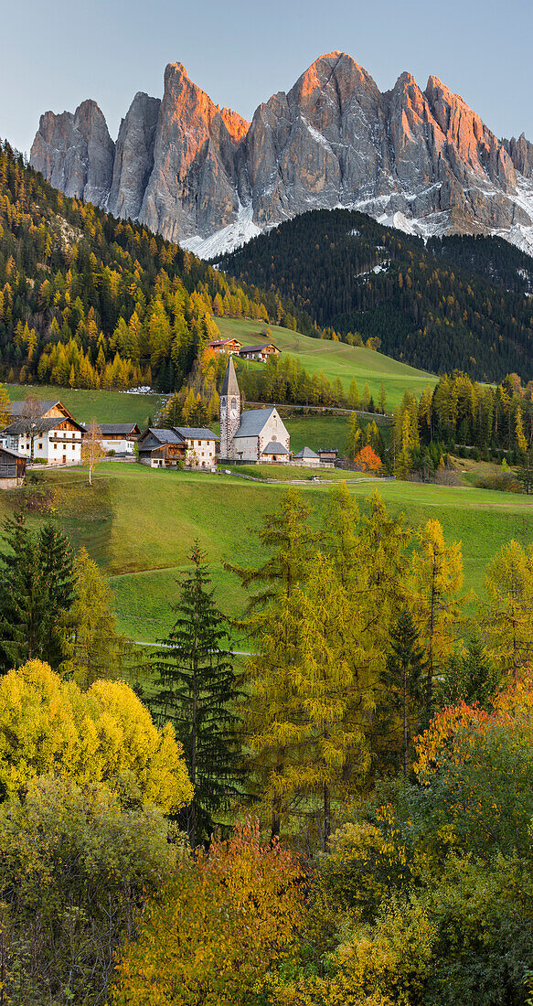 Villnoesstal valley, Santa Maddelena, Geisler Spitzen, Gruppo delle Odle, Alto Adige, South Tyrol, Dolomites, Italy