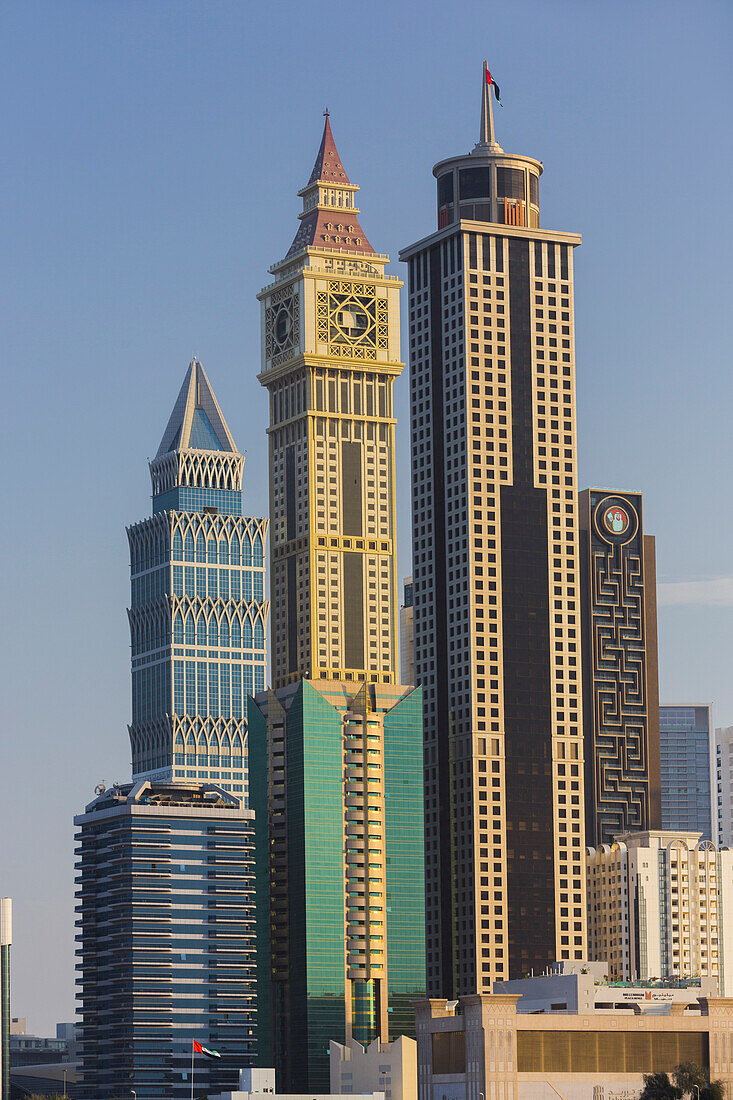 Hochhäuser an der Sheikh Zayed Road, Dubai, Vereinigte Arabische Emirate