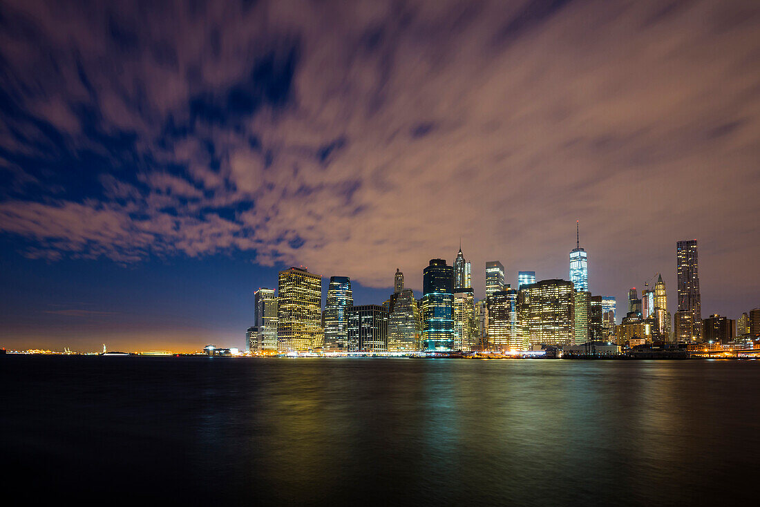 Downtown Manhattan and East River at dawn, Manhattan, New York, USA