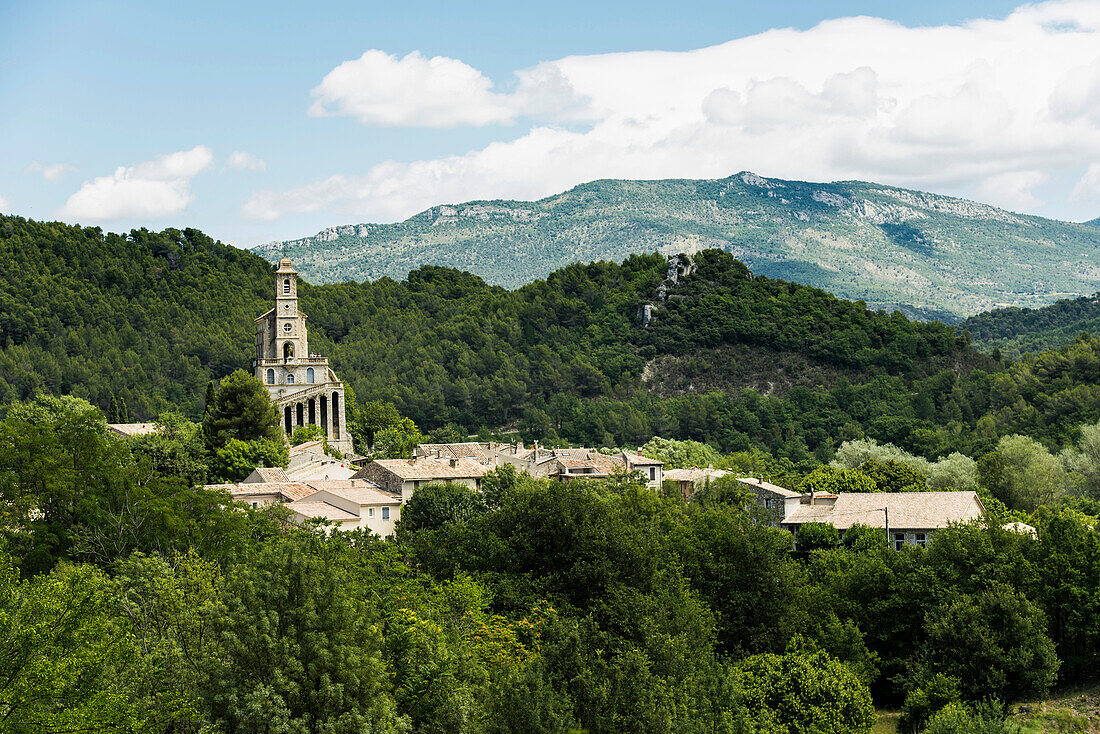 Basilica Notre-Dame de la Consolation, Pierrelongue, near Buis-les-Baronnies, Département Drome, Region Rhones-Alpes, Provence, Frankreich, Provence, France