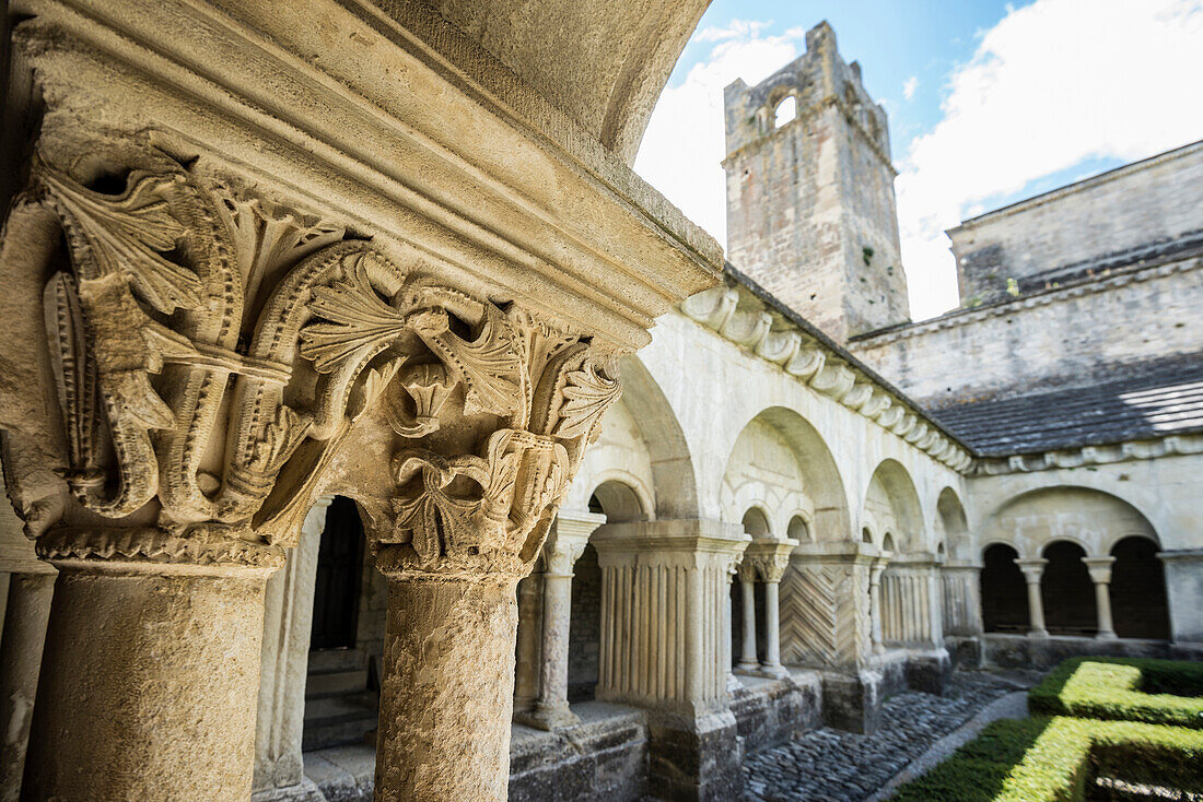 Cathedral, Vaison-la-Romaine, Departement Vaucluse, Provence-Alpes-Cote d´Azur, Provence, France