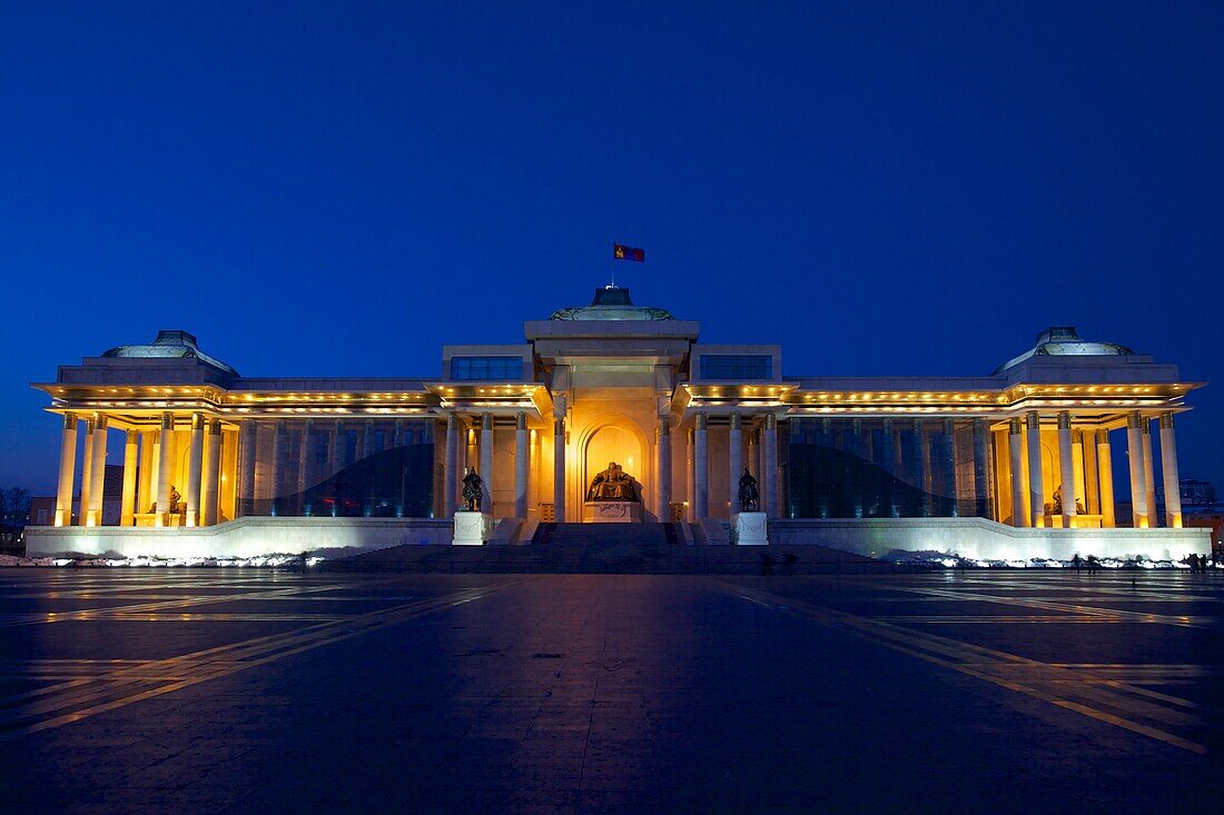 Parlamentsgebäude und Regierungssitz am Sukhbaatar oder Süchbaatar-Platz, Ulan Bator, Ulaanbaatar, Mongolei