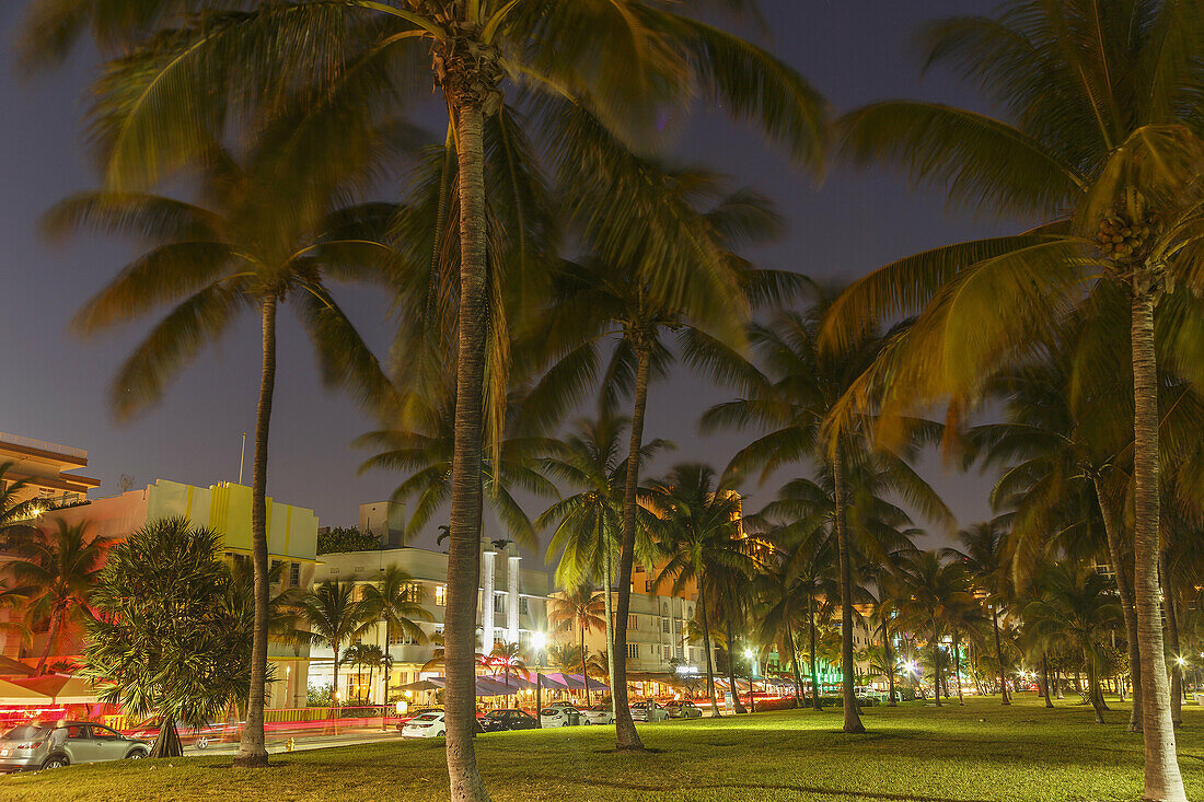 Ocean Drive, Art Deco district, South Beach, Miami Beach, Florida, USA
