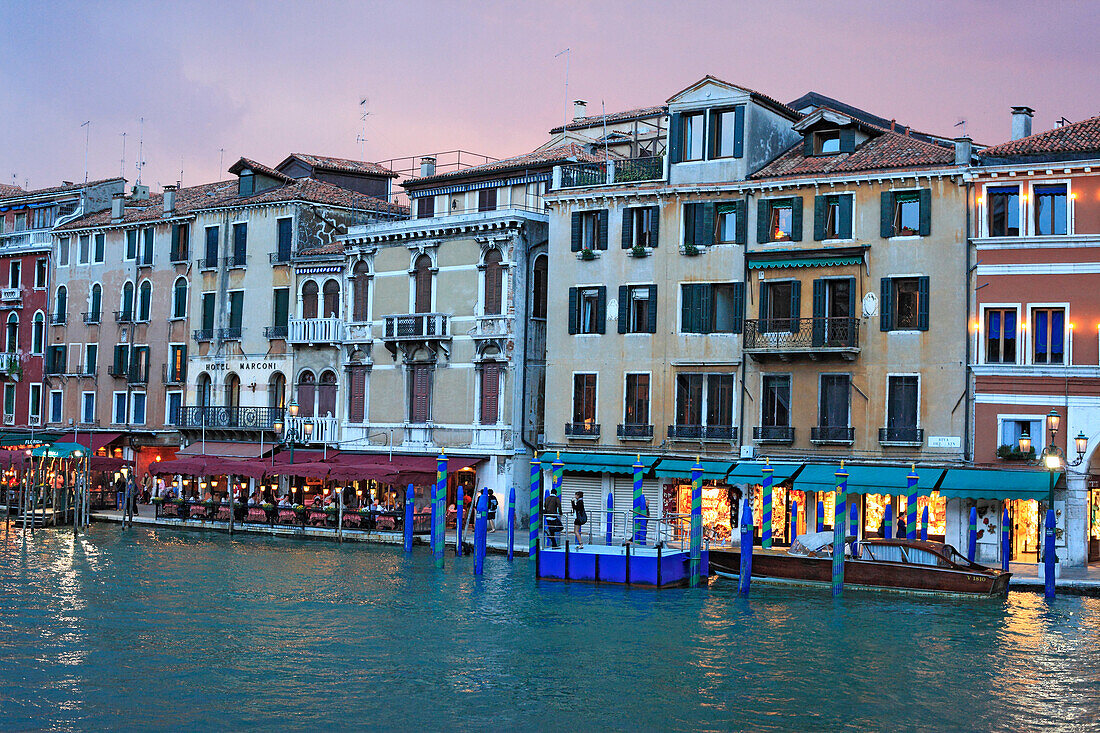 Grand Canal, Rialto Bridge, Ponte di Rialto, Venice, Veneto, Italy