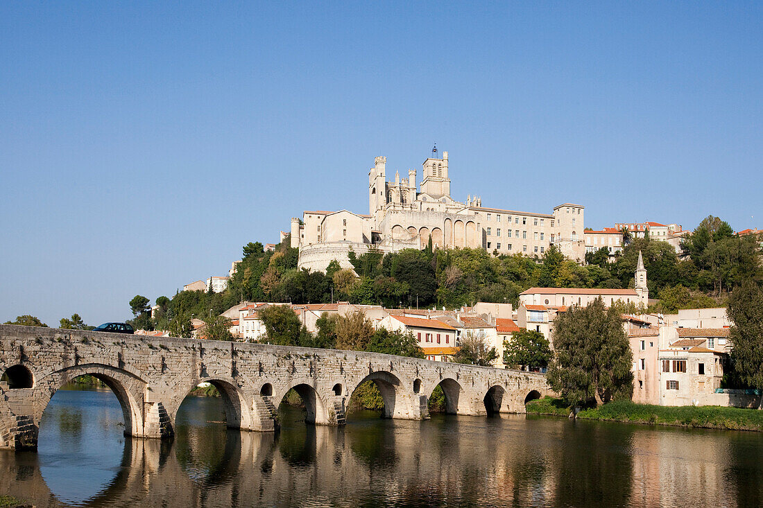 France, Europe, Languedoc_Roussignol, Beziers, river, flow, bridge, cathedral