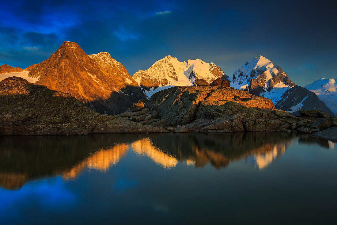 Evening light, Alps, glowing, Alpenglow, afterglow, afterglow, view, Fuorcla Surlej, mountain, mountain lake, mountains, mountain massif, mountain lake, Biancograt, Engadin, Engadine, Fuorcla Surlej, mountains, glacier, Graubünden, Grisons, sky, fog, Ober