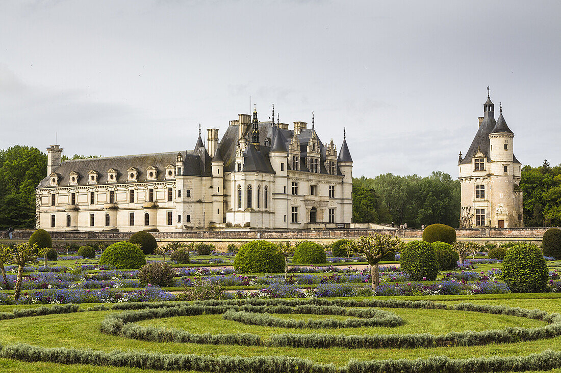 The beautiful Château de Chenonceau (Chenonceau Castle) in the Loire Valley, Indre-et-Loire, France, Europe