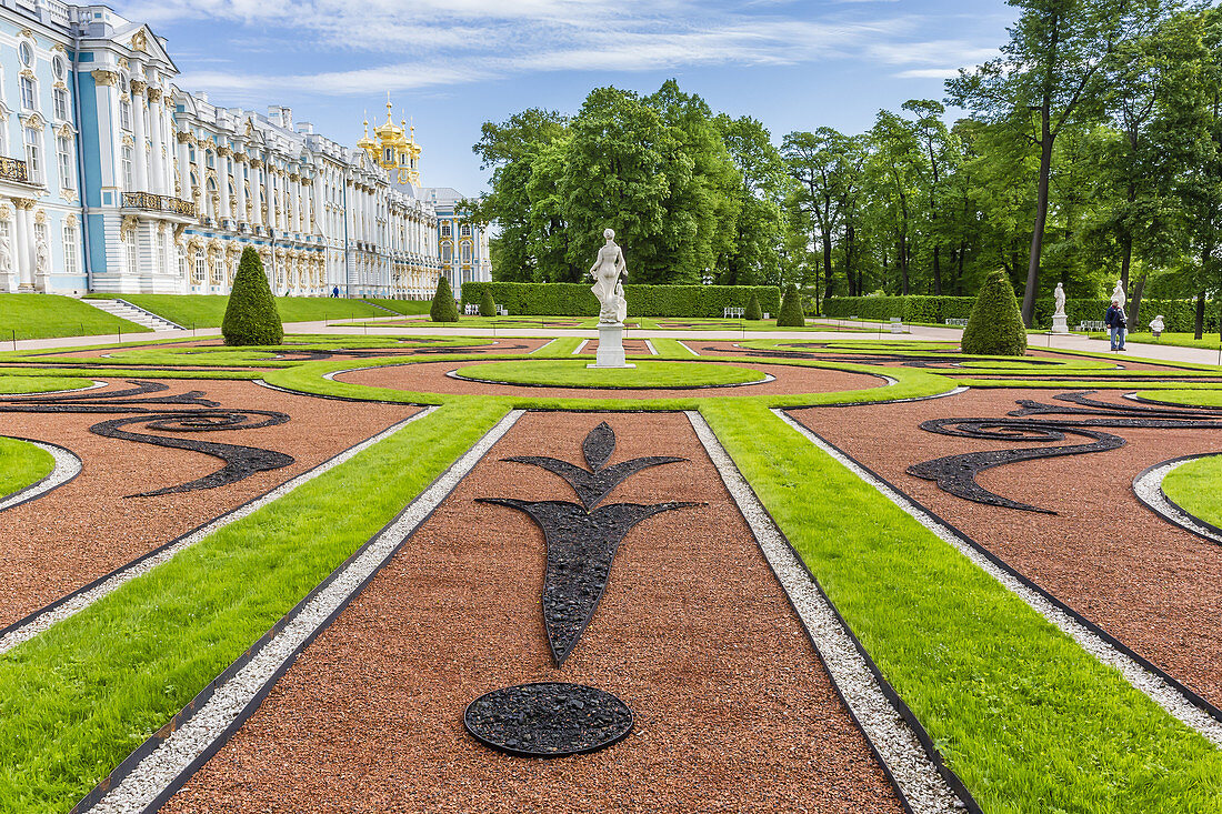 View of the French-style formal gardens at the Catherine Palace, Tsarskoe Selo, St. Petersburg, Russia.