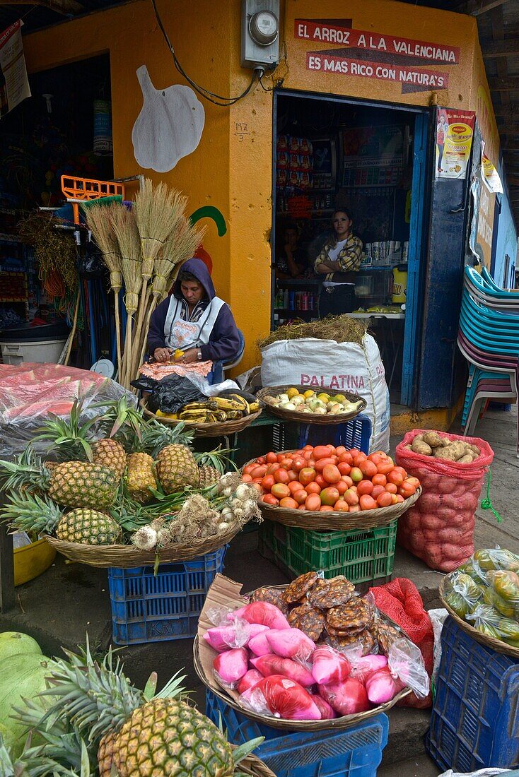 Outdoor market at Jinotega (Nicaragua).