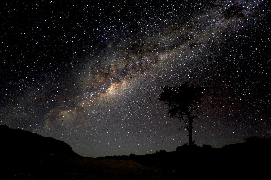 südlicher Sternenhimmel mit Milchstraße, Namibia