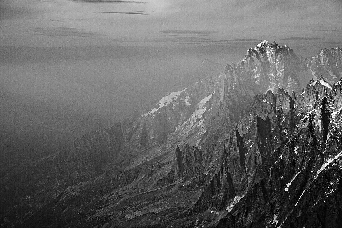 Hochgebirge im Dunst, Mont Blanc Massiv, Grajische Alpen, Frankreich