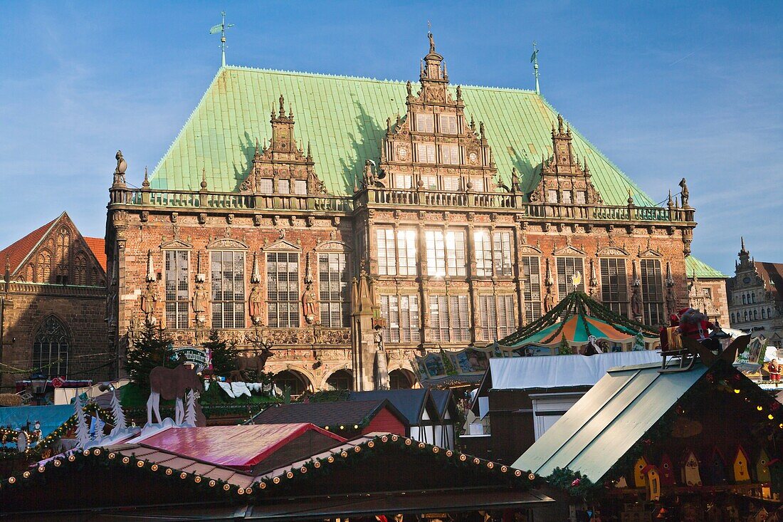 View over the christmas market with the town hall in the background, Bremen, Germany, Europe