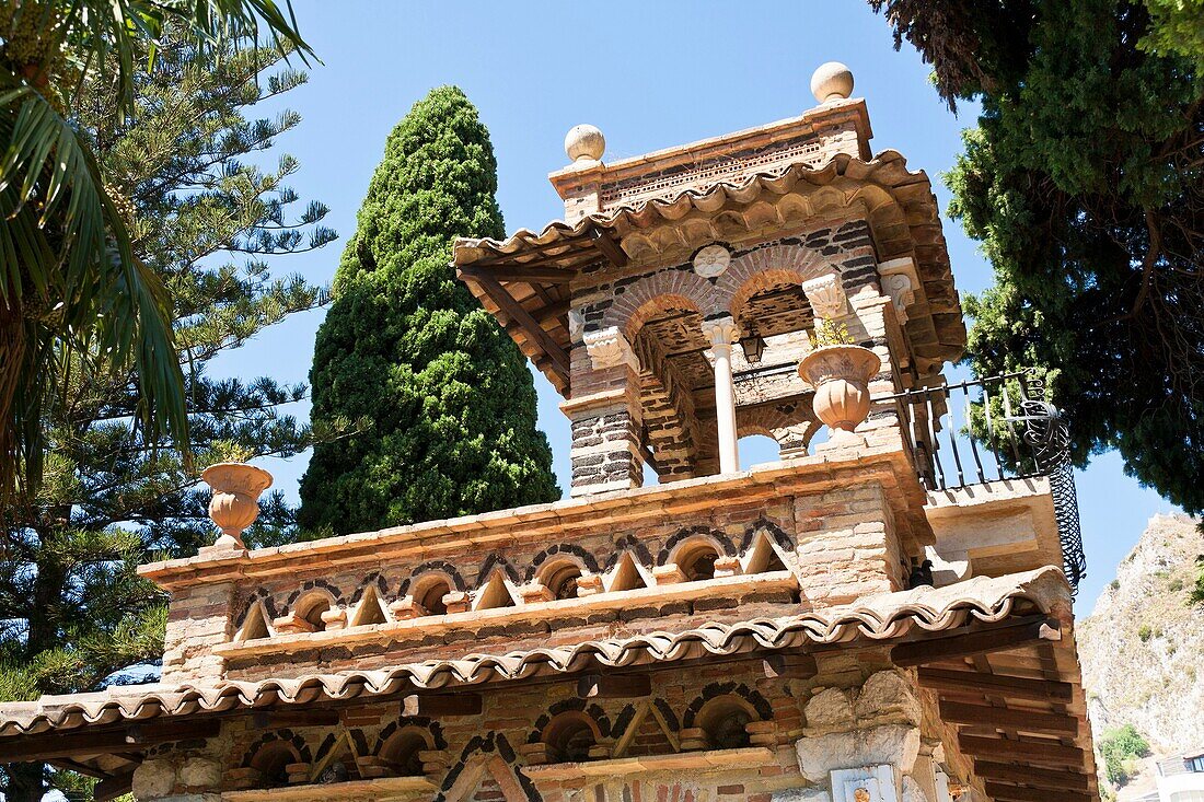 A building in Trevelyan Public Gardens, Villa Comunale, Via Bagnoli Croce, Taormina, Sicily, Italy