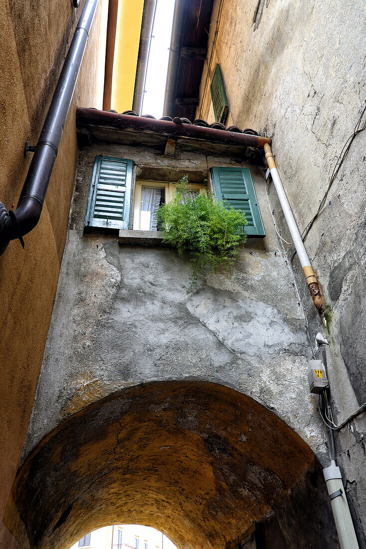 street scene, Menaggio,Lake Como, province Como, Lombardy, Italy.