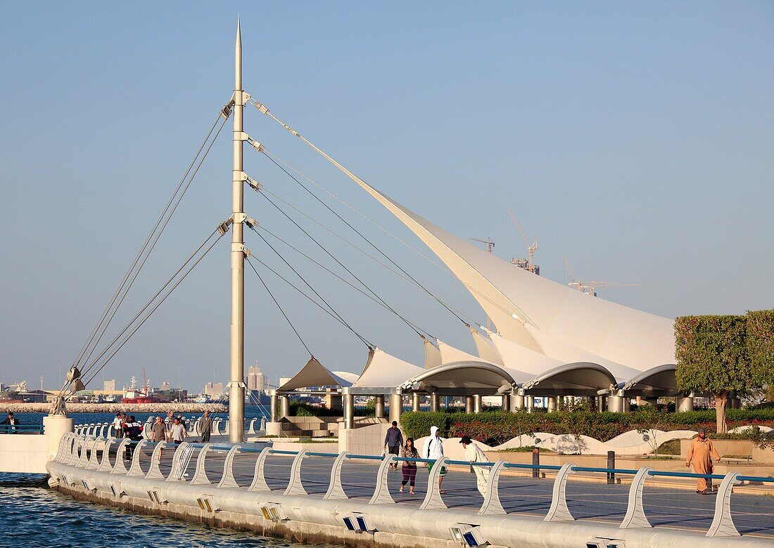 United Arab Emirates, Abu Dhabi, Corniche Beach Park.