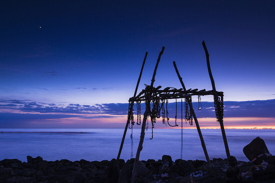 Offerings at Ku'emanu Heiau (temple devoted to surfing), Kailua-Kona, Hawaii, USA.