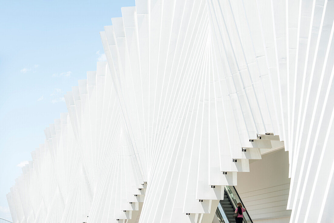 Hochgeschwindigkeitsbahnhof Mediopadana, Architekt Santiago Calatrava, Reggio nell'Emilia, Provinz Reggio Emilia, Italien