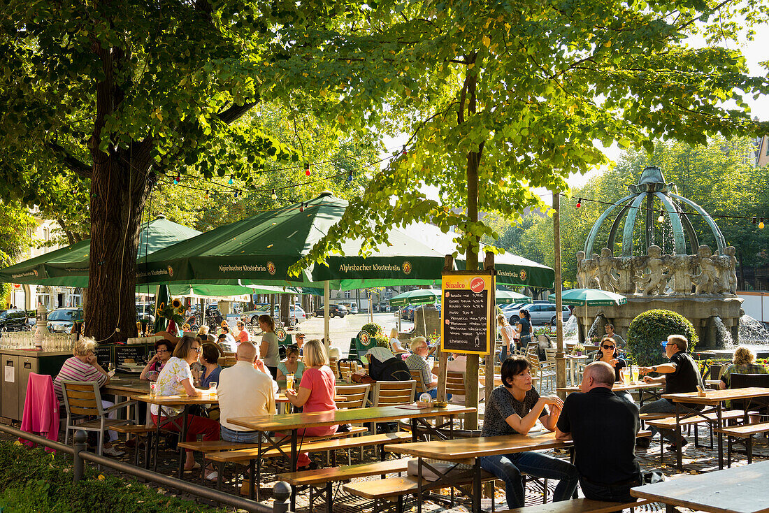 beer garden, Gutenbergplatz, Karlsruhe, Baden-Wuerttemberg, Germany