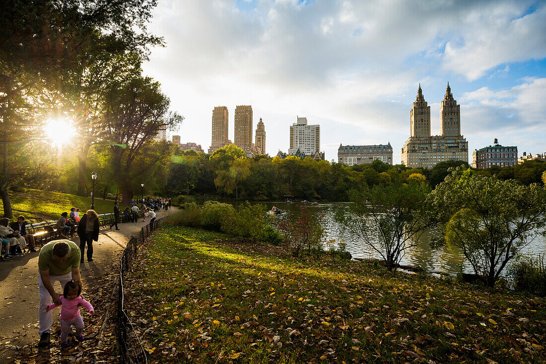 The Lake, Central Park, Manhattan, New York, USA